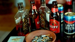 Kuva: Joka kolmas leikki-ik�isten lasten isist� kuuluu alkoholink�yt�n riskiryhm��n (Kuva: Seppo Sarkkinen 1999)