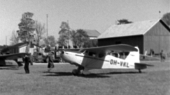 Kuva: Pienkone Turun lentokent�ll�. YLE kuvanauha