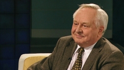 Kuva: Erkki Toivanen Arto Nybergin vieraana. 2005. Yle kuvanauha.