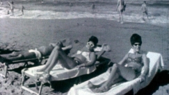 Kuva: Turisteja rannalla (1969) Yle kuvanauha.