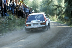 Kuva: Auto pikataipaleella Jyvskyln MM-rallissa (1982). Arja Lento.