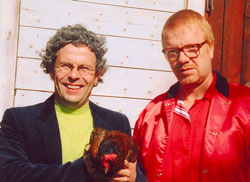 Normaalimiehet sohvaostoksilla, kuva: Anu Laitila 2003