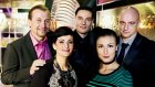 Jouluista tunnelmaa tarjoilevat Hannu Lehtonen, Angelika Klas, Tommi Soidinmäki ja Maria Lund (kuva: Yle)