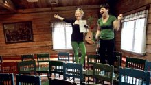 Suvi Oskala ja Emilia Lajunen Kaustisen kansanmusiikkifestivaalilla 2012. (kuva: FMF / Ulla Nikula)