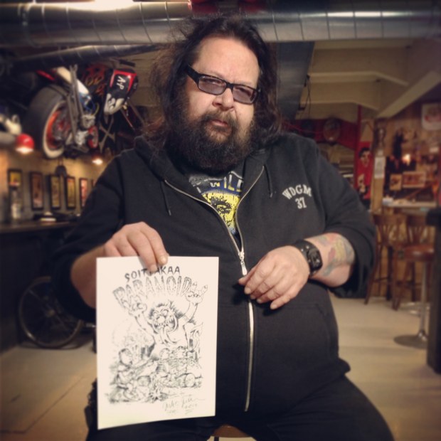 Juho Juntunen ja Kansallisen Soittakaa Paranoid! -viikon uniikki yleisöpalkinto.