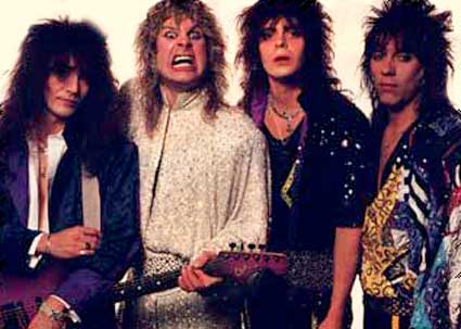 Tältä näytti Ozzy Osbourne bändeineen vuonna 1986.