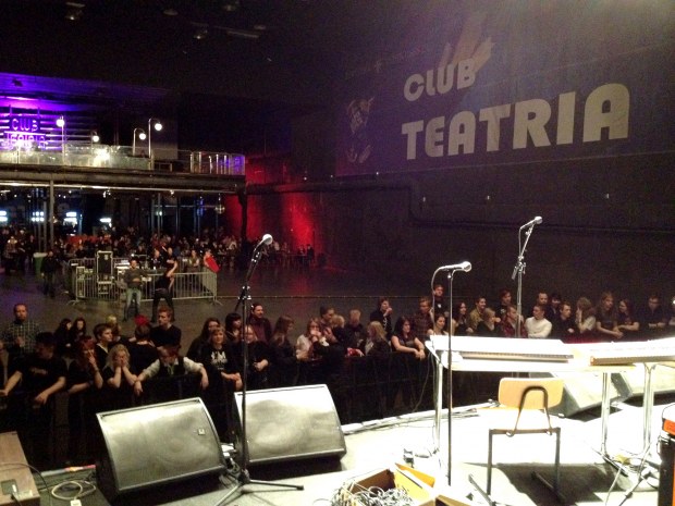 Oulu klo 19.55. What are they waiting for?!