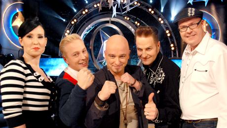 Miki, Jani, Sami, Kyösti ja Mr. Breathless ovat valmiina rokkaamaan! (kuva: Yle)