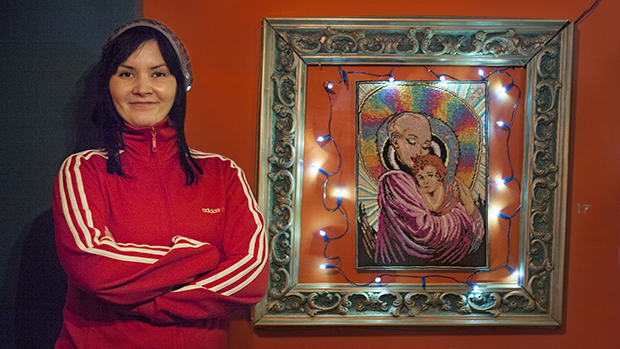 marja Ruususen Ray of Light -työ on helmikuun esillä Om'pu-ravintolan galleriassa. Kuva: Linda Lappalainen.