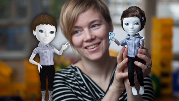 Riikka Haron kädessä maailman ensimmäinen 3D-tulostettu lelu, fyysinen avatar. Kuva: Makielab, Riikka Haro. Riikka Haron kädessä maailman ensimmäinen 3D-tulostettu lelu, fyysinen avatar. Kuva: Makielab, Riikka Haro.