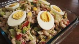 Tonnikalasalaatti. Kuva: Yle