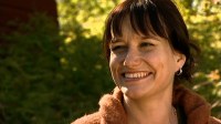 Pihasuunnittelija Emmi Silvennoinen Puutarhaunelmissa. Kuva: Puutarhaunelmia, YLE