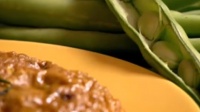 Kauden parhaat maut: Härkäpapumunakas. Kuva: YLE
