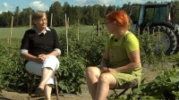 Puutarhaunelmien vieraana yliopettaja Kaarina Hänninen. Kuva: Filmiteollisuus