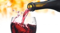 Katso, haista ja maista viiniä. Kuva: Istockphoto