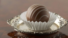 Petit four = pienoisleivos. Kuva: John Smith/YLE