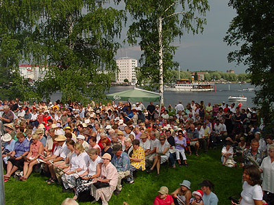 Tammerkosken sillalla Savonlinnassa 2003,  kuva: Jouko Konttinen