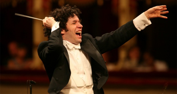 dudamel_johtaa.jpg